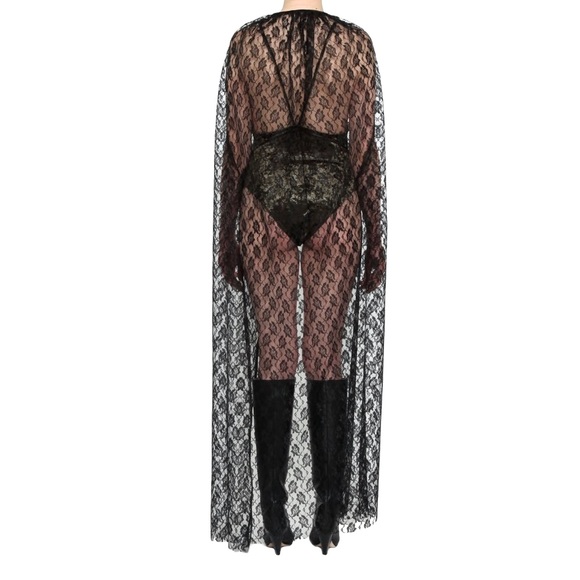 Black Lace Cape - Picture 4 of 11
